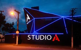 Studio a Motel